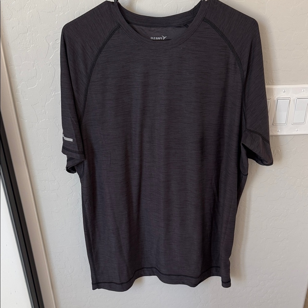 Old Navy Active Men's Charcoal Short Sleeve Tee
